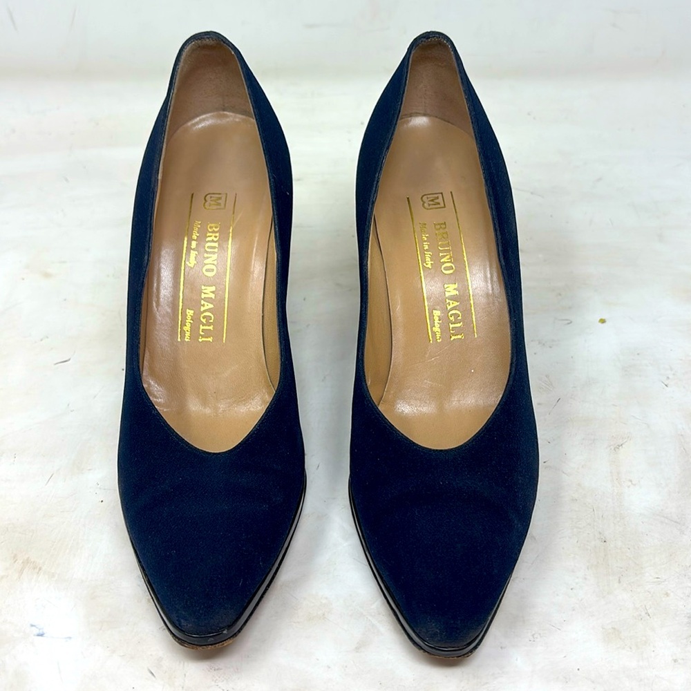 Vintage Bruno Magli Navy Peau de Soie Pumps - Size  5.5
